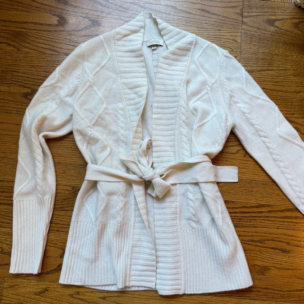 Kinross Cashmere Belted Luxe Cable Knit Cardigan in White